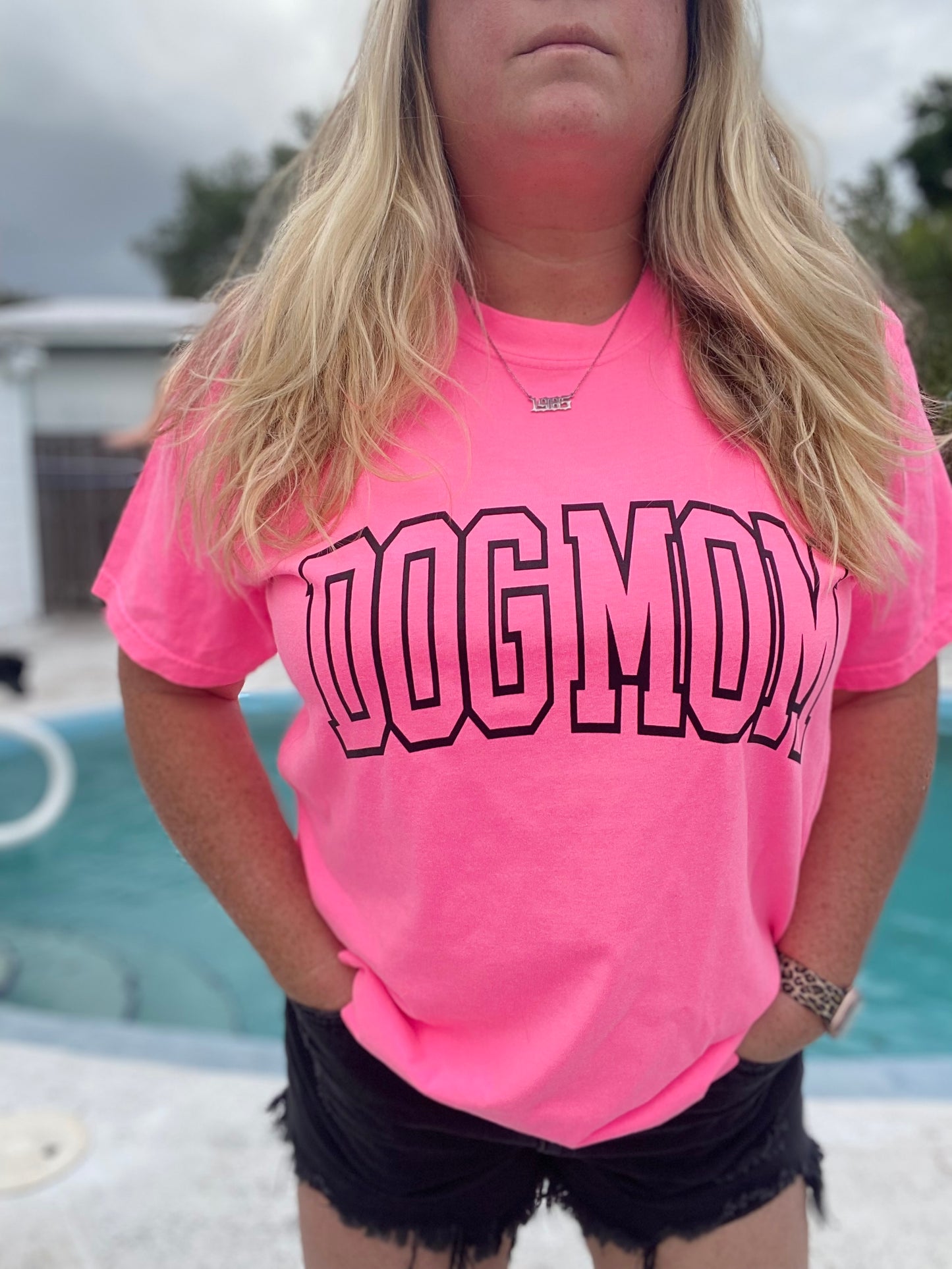 Dog Mom | Unisex T-shirt | Dog Mama