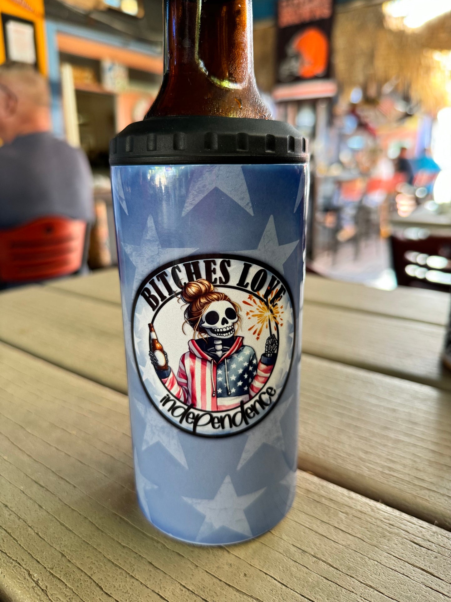 Bitches Love Independence | 4-in-1 Can Cooler | Skinny Can | Red, White & Blue Tie Dye | Beer Coolie | Patriotic | America Cup