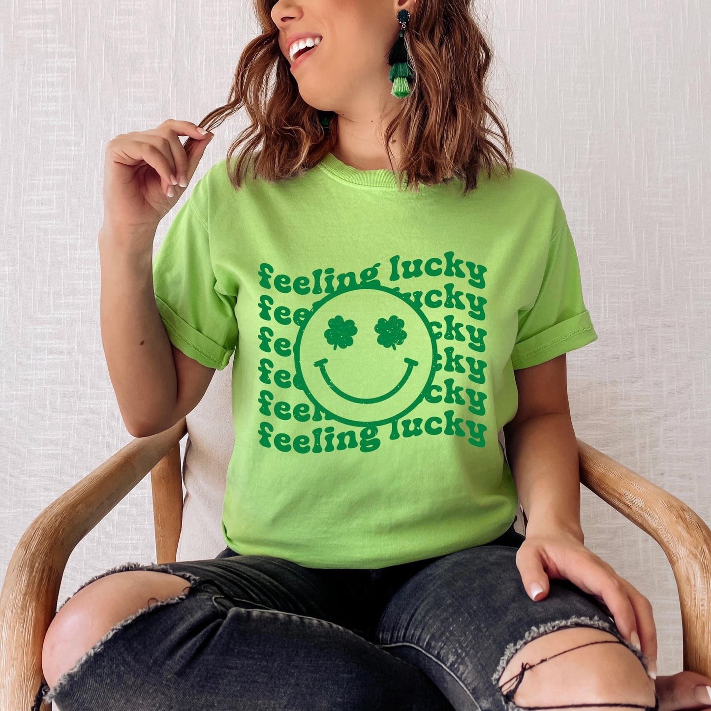 St Patrick's Day | Feelin’ Lucky | Shamrock & Smiley Face | Unisex Neon Green T-shirt